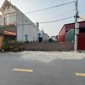 Cần bán gấp lô đất ! 253m2 mặt tiền 11.1m view sông Bắc Hưng Hải nhìn sang Vin 2.3 .