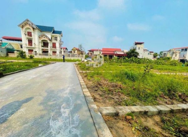 Bán đất lô góc tại Tân Tiến, 42 triệu / m2, 79 m2, pháp lý đầy đủ, đẹp xuất sắc