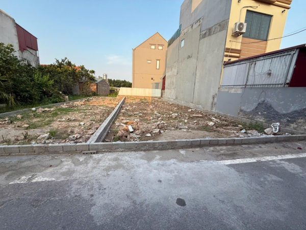 Bán gấp 95m² đường nhựa ô tô tránh, giá siêu tốt do gia chủ cần tiền