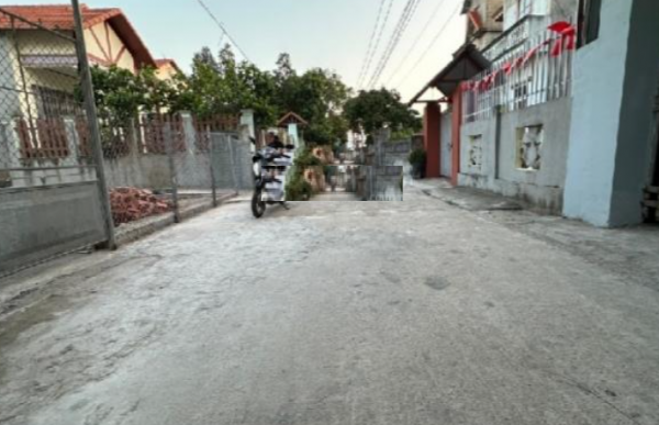 Bán 124.5 m2 đất thôn Đồng Chung Việt Hưng đường 5m thông cách khu đấu giá 200m