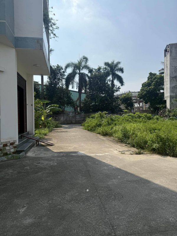Bán lô góc 94.5m2, 2 mặt tiền sát chợ Như Quỳnh gần Vin 3 phân khu Fullton, cạnh đại học QTKD