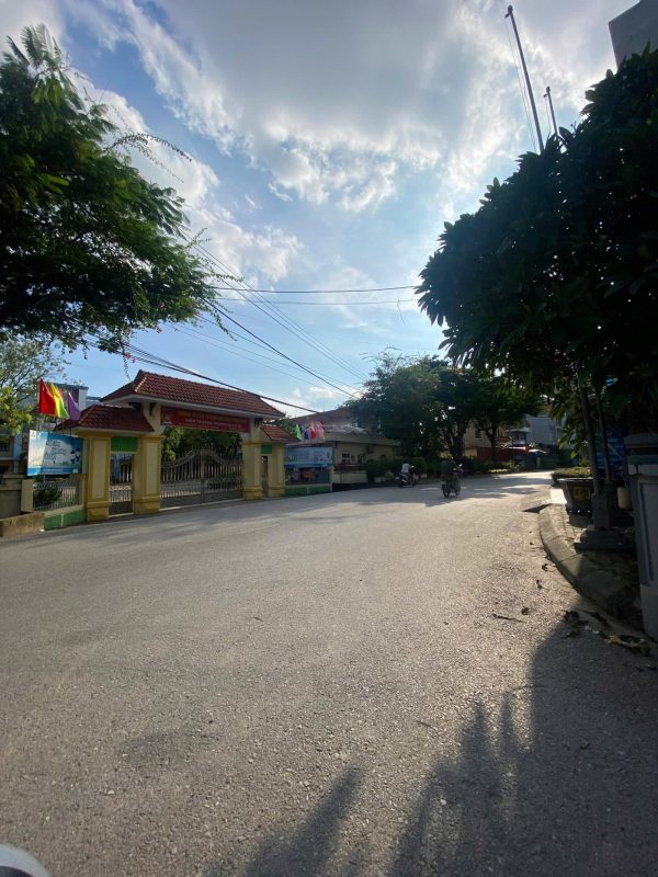 Bán 120m² đất ở vị trí đẹp sát Ecopark, Văn Giang – Trước nhà có bãi đỗ xe và sân chơi